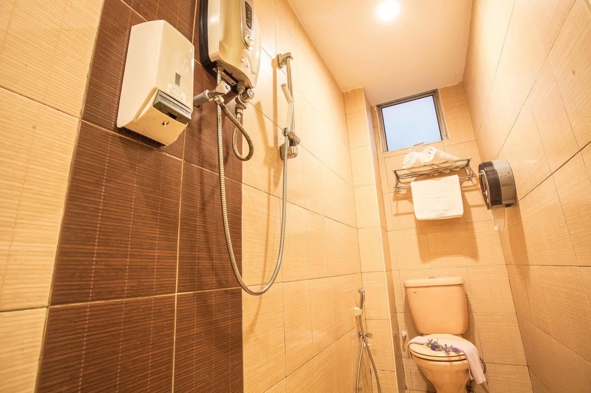 Hotel Zamburger Lavender Nusa Johor Bahru Eksteriør billede