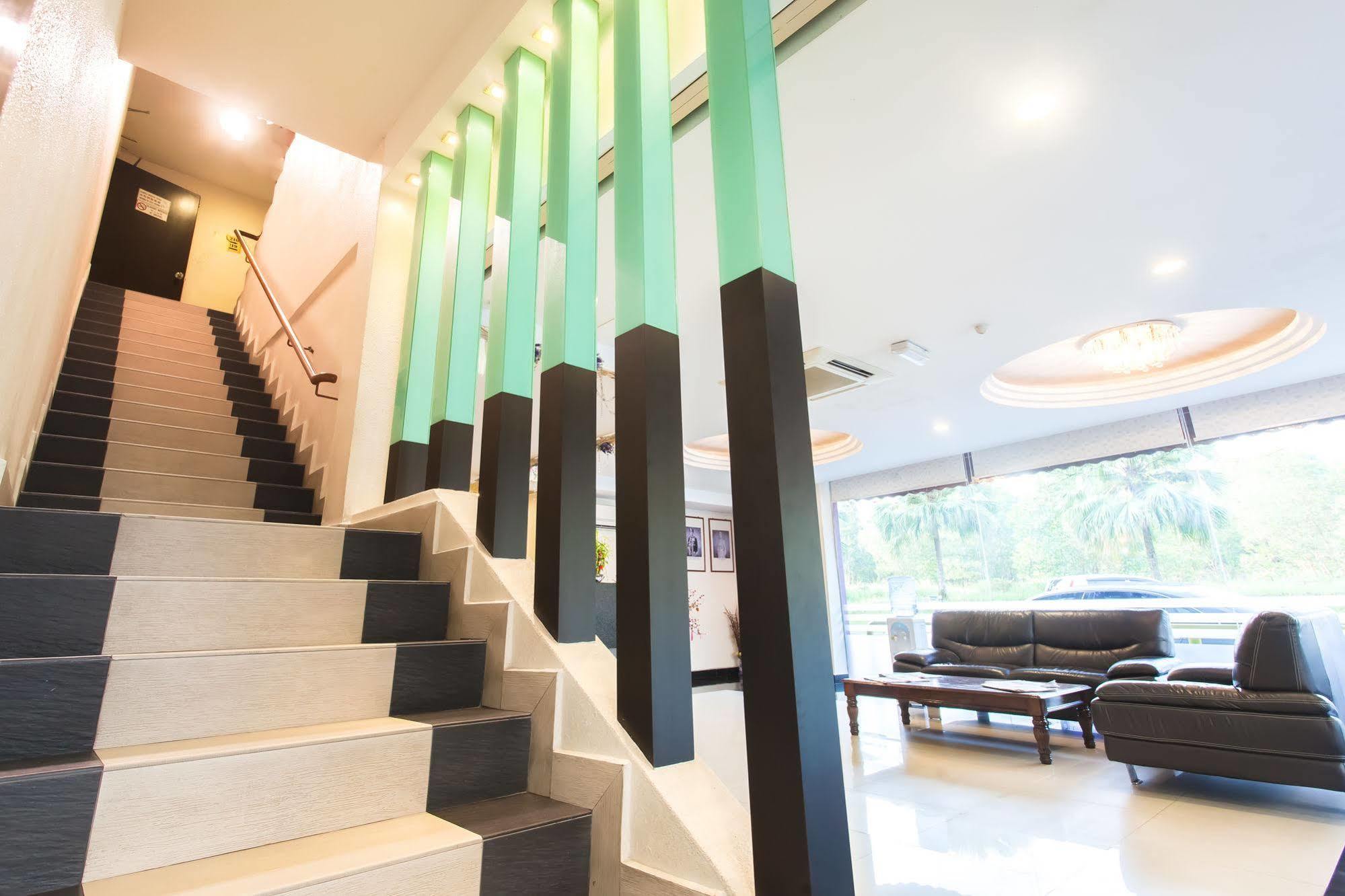 Hotel Zamburger Lavender Nusa Johor Bahru Eksteriør billede
